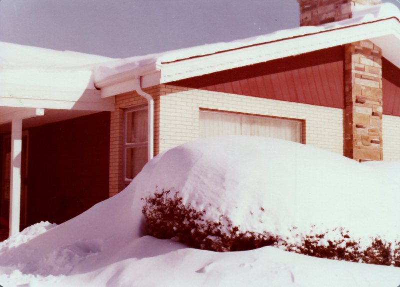 1970s 1976 Flossmoor Holidays Snow