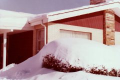 1970s 1976 Flossmoor Holidays Snow